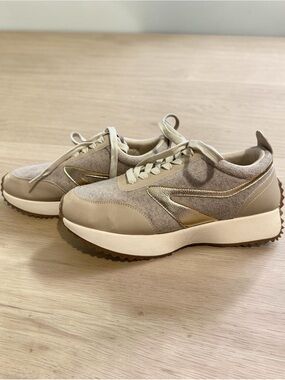Dolce Vita Bossy Platform Sneakers Size 8.5 Beige Gold Lace Up Shoes